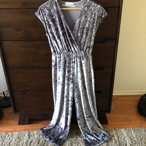 NWT! Urban Outfitters Velvet Jumpsuit! - Picture 5 of 6
